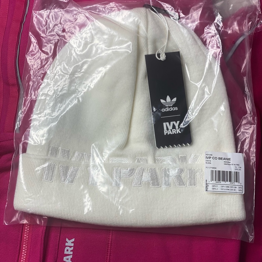 IVY PARK WHITE BEANIE
